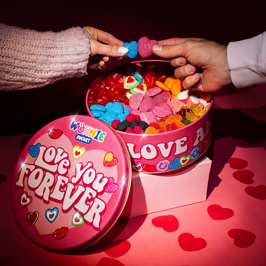 Latta Wunnie bucket Love you Forever con caramelle gommose a tema Love