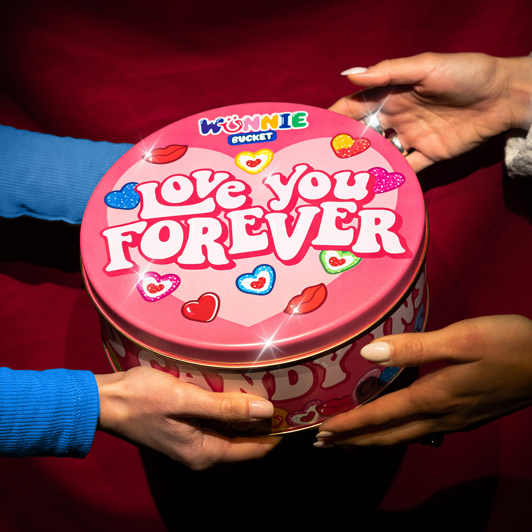 Latta rosa Wunnie Bucket "Love you Forever" chiusa con scritta e caramelle