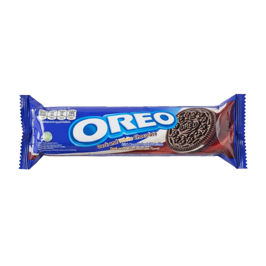 Confezione da 137g di biscotti al cioccolato fondente e bianco Oreo Dark & White Chocolate