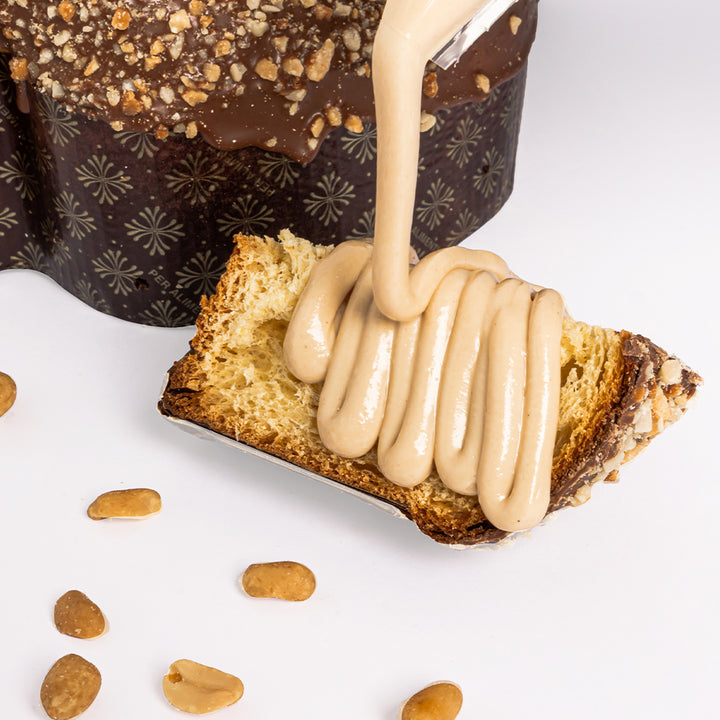 Colomba di Pasqua Choco Peanuts door American Uncle, chocolade en pindakaas colomba van 800 g met Choco Peanut Butter crème van 200 g 