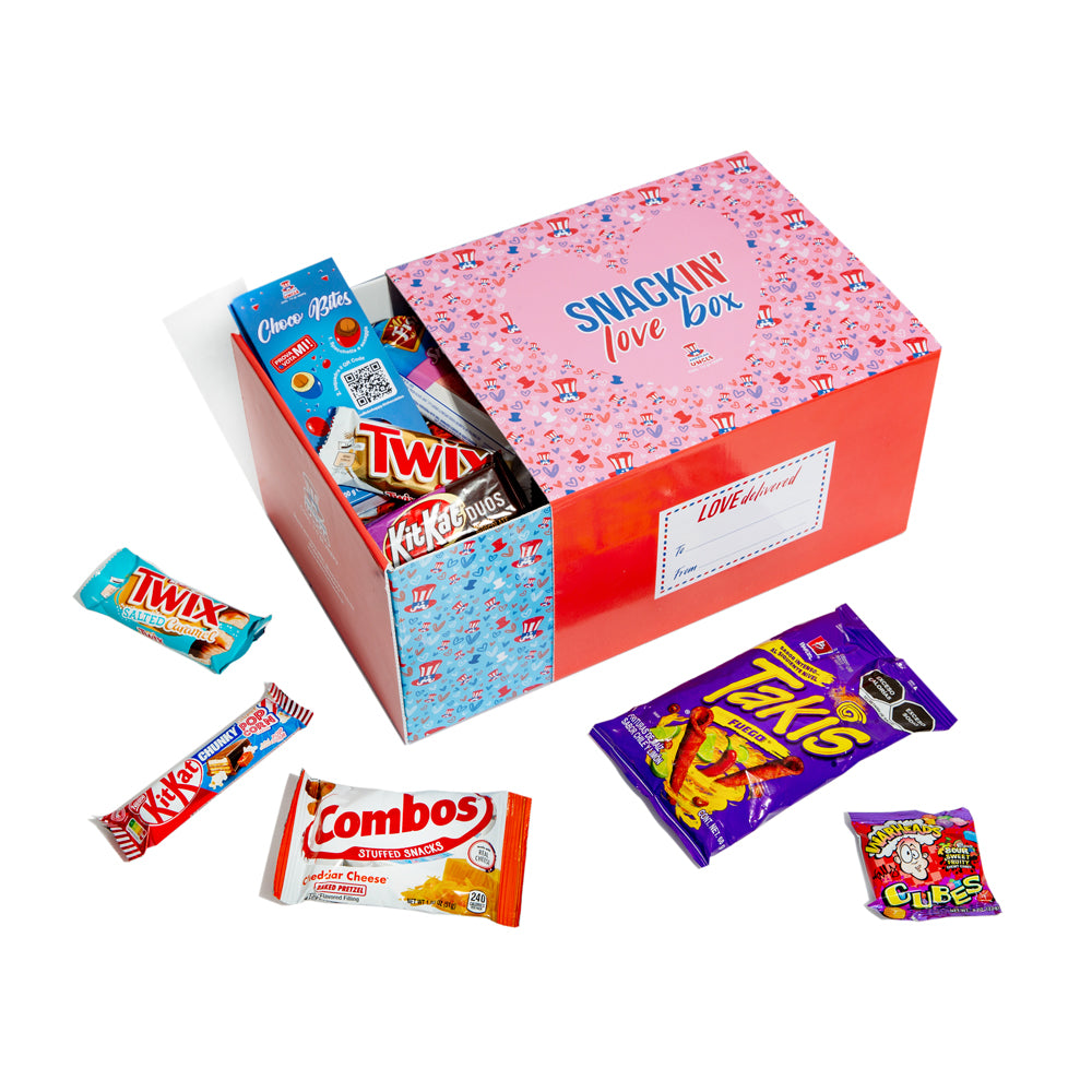 Snackin' Love Box, doos met 40 zoete producten, hartige snacks en dranken 