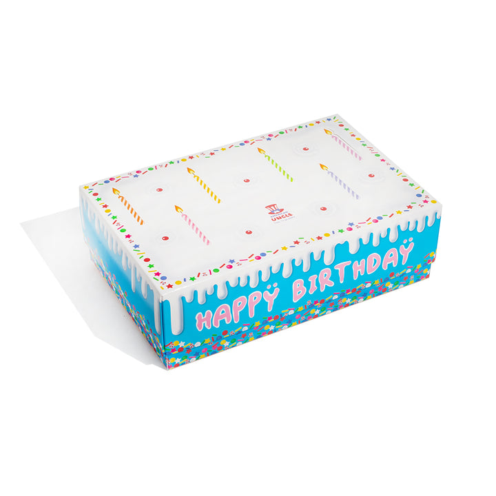 Birthday box, doos in de vorm van een verjaardagstaart van 15 snack zoete en hartige 