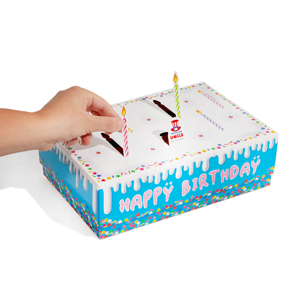 Birthday box, doos in de vorm van een verjaardagstaart van 15 snack zoete en hartige 