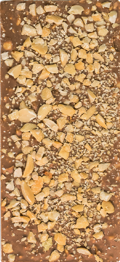 ChocoLetter Milk Choco & Peanuts, ambachtelijke melkchocoladereep met pinda's van 100g 