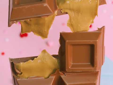 XL Peanut Butter filled Choco Love Bar, melkchocolade gevuld met pindakaascrème van 500g 